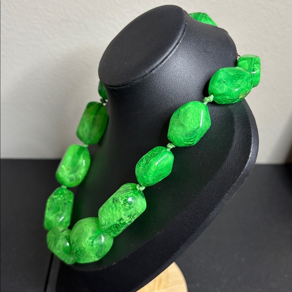 Chunky Green Knotted Acrylic Statement Holiday Ne… - image 2